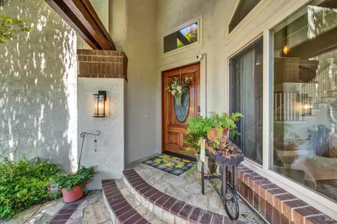 Entry Way - 686 Windsor Dr, Benicia, CA 94510 photo 1 of 5
