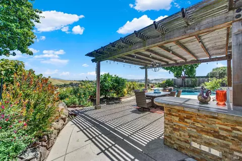 Exterior - 686 Windsor Dr, Benicia, CA 94510 photo 9 of 16