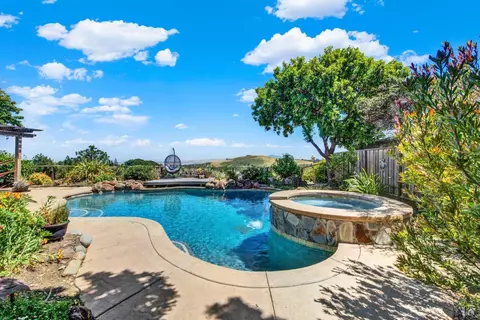 Exterior - 686 Windsor Dr, Benicia, CA 94510 photo 10 of 16