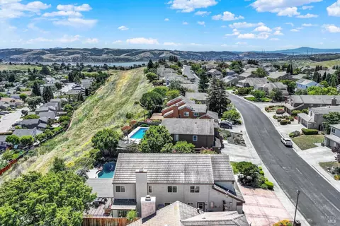 View/Area - 686 Windsor Dr, Benicia, CA 94510 photo 5 of 7