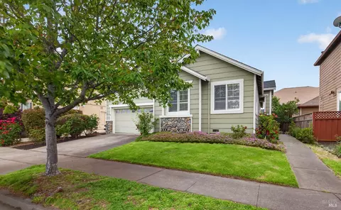 1848 Sandstone Dr, Petaluma, CA 94954