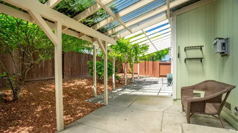 Exterior - 8603 Windsor Park Cir, Windsor, CA 95492 photo 3 of 6