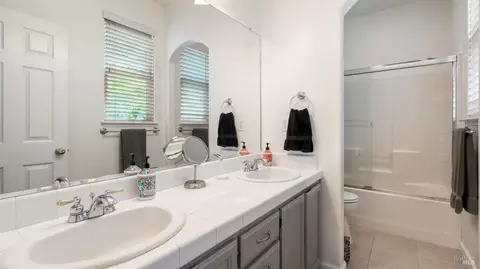 Bath - 8603 Windsor Park Cir, Windsor, CA 95492 photo 1 of 3