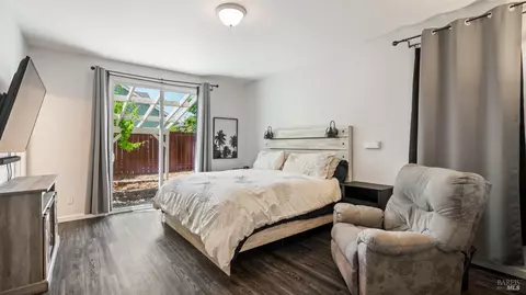 Bedroom - 8603 Windsor Park Cir, Windsor, CA 95492 photo 1 of 4