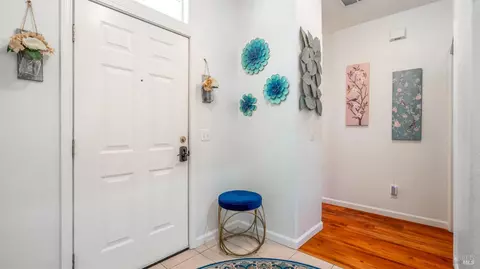Entry Way - 8603 Windsor Park Cir, Windsor, CA 95492 photo 2 of 2
