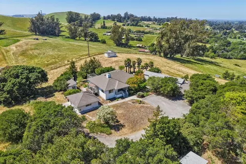 130 Goodwin Ln, Penngrove, CA 94951