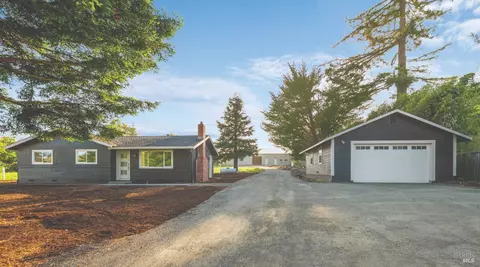 6370 Bloomfield Rd, Petaluma, CA 94952