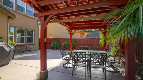 Exterior - 524 Chaparral Loop, Vacaville, CA 95688 photo 7 of 13
