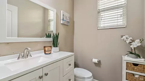 Bath - 524 Chaparral Loop, Vacaville, CA 95688 photo 1 of 3