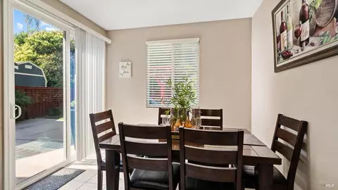 Dining - 524 Chaparral Loop, Vacaville, CA 95688 photo 1 of 2