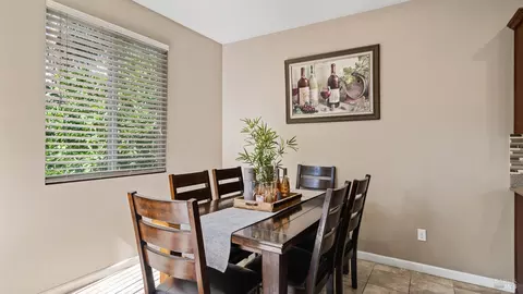 Dining - 524 Chaparral Loop, Vacaville, CA 95688 photo 2 of 2
