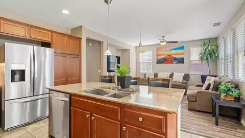 Kitchen - 524 Chaparral Loop, Vacaville, CA 95688 photo 3 of 4