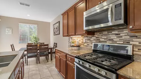 Kitchen - 524 Chaparral Loop, Vacaville, CA 95688 photo 4 of 4