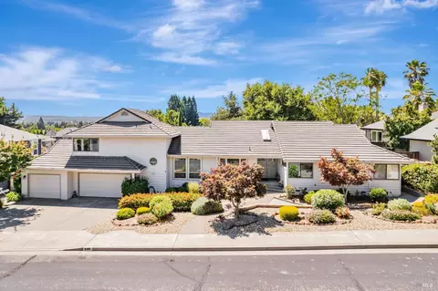 9489 Vinecrest Rd, Windsor, CA 95492