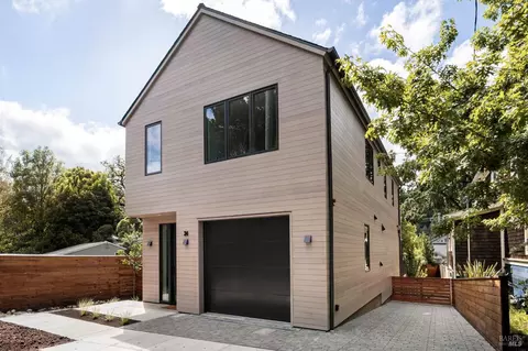 34 Hill Ave, Fairfax, CA 94930