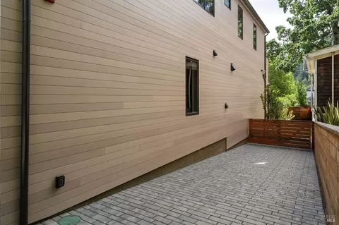Exterior - 34 Hill Ave, Fairfax, CA 94930 photo 7 of 7