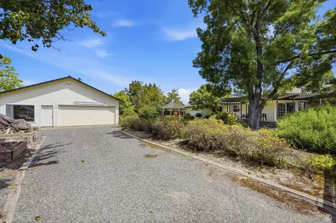 Exterior - 6123 Tamara Ln, Windsor, CA 95492 photo 2 of 20