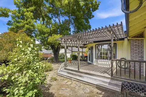 Exterior - 6123 Tamara Ln, Windsor, CA 95492 photo 12 of 20