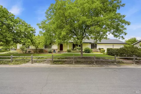 6123 Tamara Ln, Windsor, CA 95492