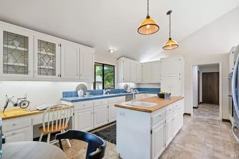 Kitchen - 6123 Tamara Ln, Windsor, CA 95492 photo 2 of 6