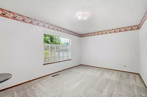 Bedroom - 6123 Tamara Ln, Windsor, CA 95492 photo 6 of 8
