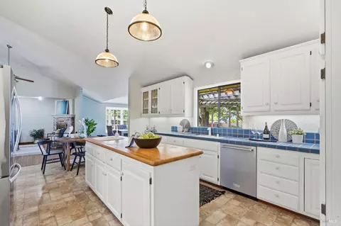 Kitchen - 6123 Tamara Ln, Windsor, CA 95492 photo 1 of 6