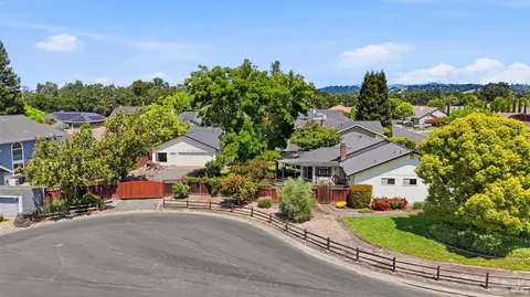View/Area - 6123 Tamara Ln, Windsor, CA 95492 photo 4 of 9