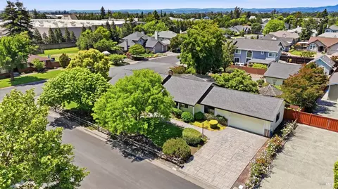 View/Area - 6123 Tamara Ln, Windsor, CA 95492 photo 1 of 9