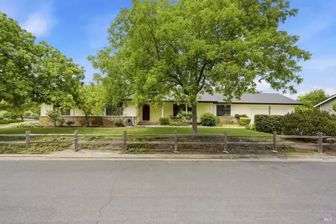 6123 Tamara Ln, Windsor, CA 95492