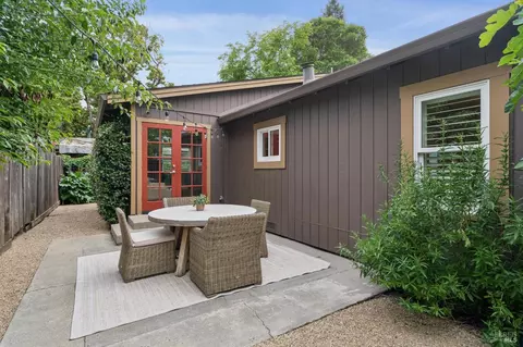 Exterior - 236 Powell Ave, Healdsburg, CA 95448 photo 4 of 14