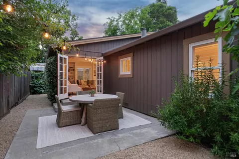 Exterior - 236 Powell Ave, Healdsburg, CA 95448 photo 11 of 14