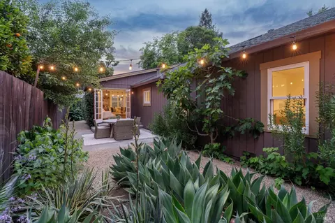 Exterior - 236 Powell Ave, Healdsburg, CA 95448 photo 9 of 14
