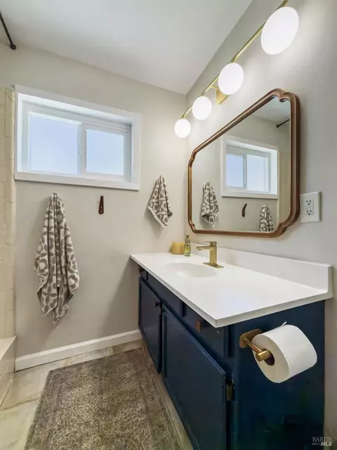 Bath - 1 Alta Dr, Petaluma, CA 94954 photo 1 of 2