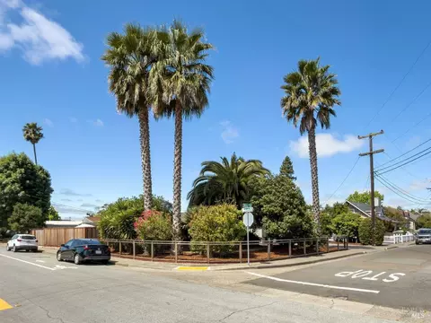 Exterior - 1 Alta Dr, Petaluma, CA 94954 photo 11 of 11