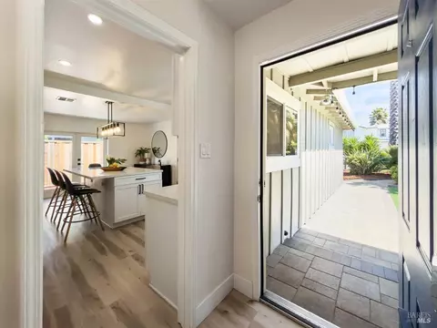 Entry Way - 1 Alta Dr, Petaluma, CA 94954 photo 1 of 1
