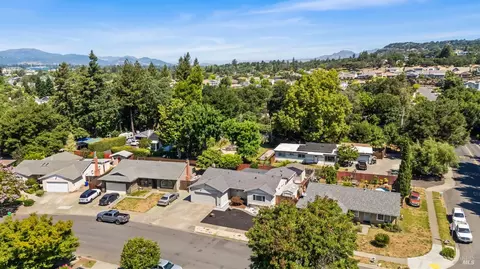 1172 Cayetano Dr, Napa, CA 94559