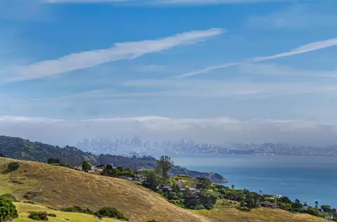 View/Area - 86 Sugarloaf Dr, Tiburon, CA 94920 photo 2 of 9