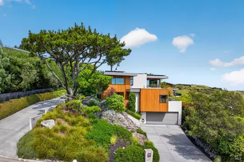 Exterior - 86 Sugarloaf Dr, Tiburon, CA 94920 photo 2 of 15