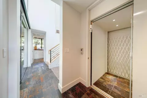 Entry Way - 86 Sugarloaf Dr, Tiburon, CA 94920 photo 9 of 15