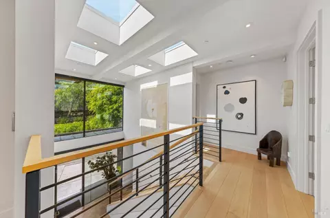 Entry Way - 86 Sugarloaf Dr, Tiburon, CA 94920 photo 12 of 15