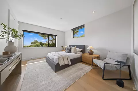 Bedroom - 86 Sugarloaf Dr, Tiburon, CA 94920 photo 8 of 12