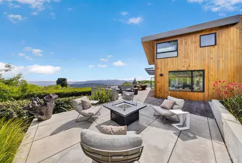 Exterior - 86 Sugarloaf Dr, Tiburon, CA 94920 photo 9 of 15