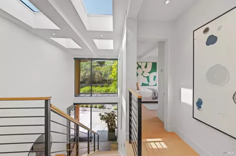Entry Way - 86 Sugarloaf Dr, Tiburon, CA 94920 photo 10 of 15