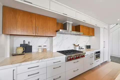 Kitchen - 86 Sugarloaf Dr, Tiburon, CA 94920 photo 6 of 7