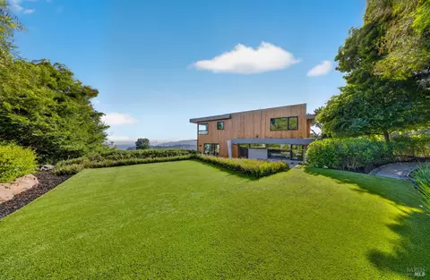 Exterior - 86 Sugarloaf Dr, Tiburon, CA 94920 photo 13 of 15