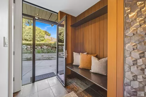 Entry Way - 86 Sugarloaf Dr, Tiburon, CA 94920 photo 6 of 15