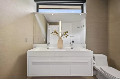 Bath - 86 Sugarloaf Dr, Tiburon, CA 94920 photo 7 of 8
