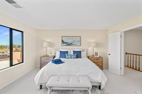 Bedroom - 2209 Ascot Pkwy, Vallejo, CA 94591 photo 2 of 2