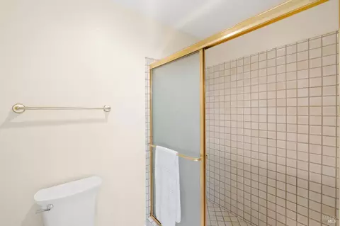 Bath - 2209 Ascot Pkwy, Vallejo, CA 94591 photo 2 of 2