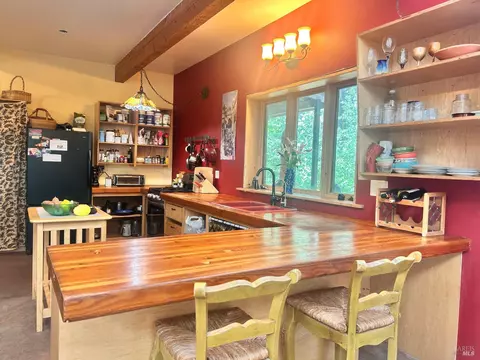 Kitchen - 29281 Timberline Rd, Willits, CA 95490 photo 4 of 6